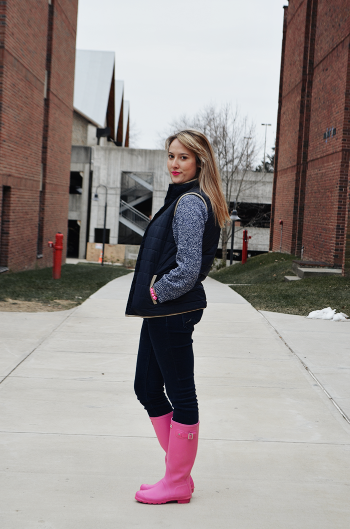 fulloutfitbluepinkhunter