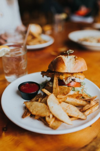 melookinoutwindow(1of1)-13